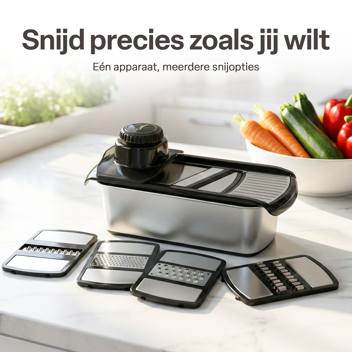 Chefino multi groentesnijder met alle snijopzetstukken op marmeren aanrecht - naast verse groenten als wortel, komkommer en paprika